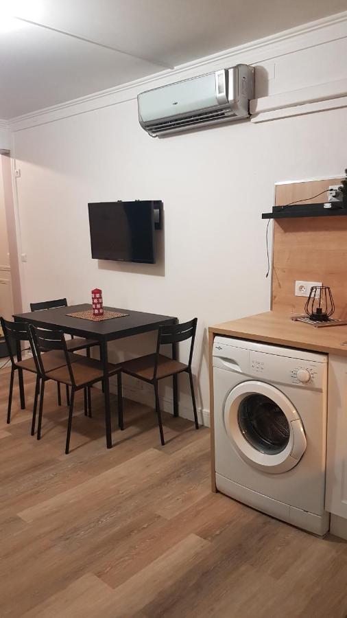 Appartement En Residence Avec Piscine Proche Mer 르발카레스 외부 사진