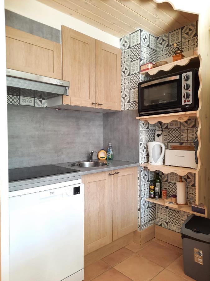 Appartement En Residence Avec Piscine Proche Mer 르발카레스 외부 사진