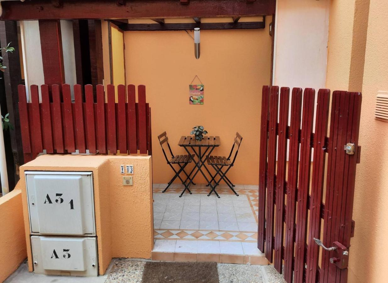 Appartement En Residence Avec Piscine Proche Mer 르발카레스 외부 사진