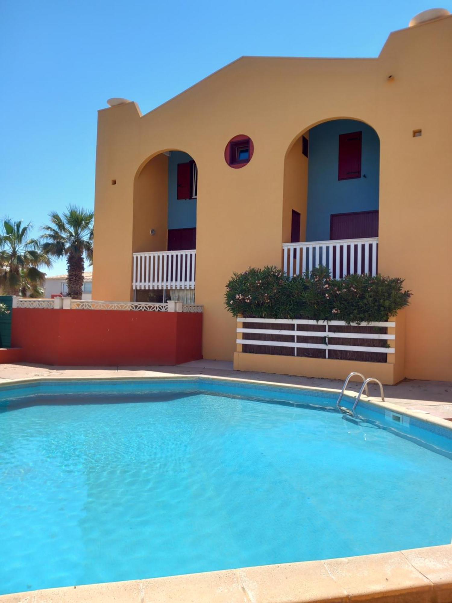 Appartement En Residence Avec Piscine Proche Mer 르발카레스 외부 사진